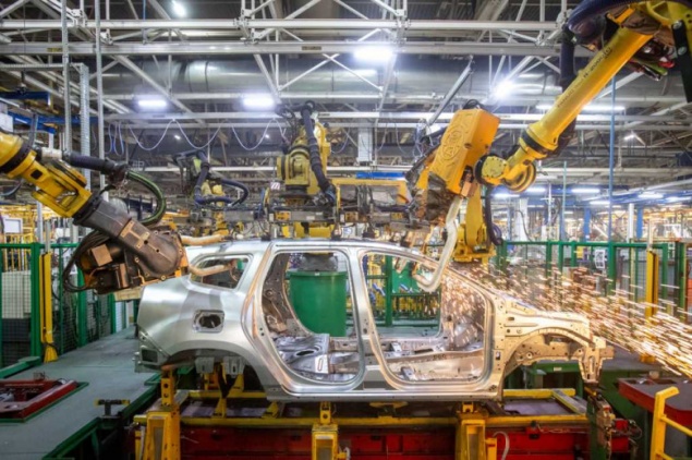 Автоконцерны останавливают продажи в России. Кто останется?