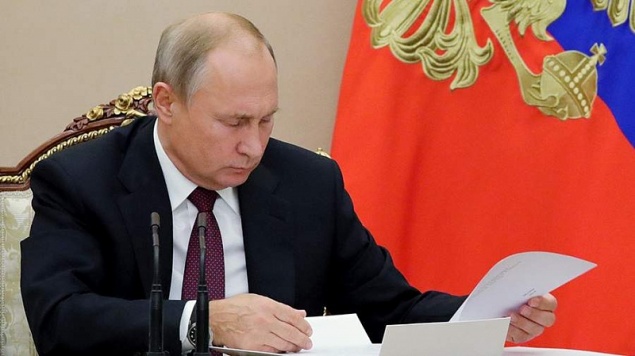 Путин подписал закон о новых антикризисных мерах для поддержки граждан