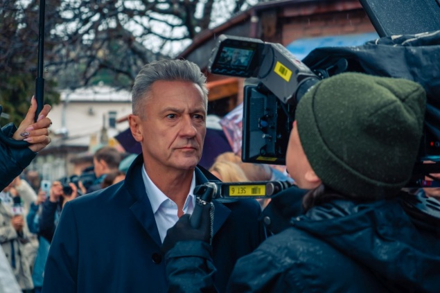 Ваша честь (сериал 2021). Честный судья должен пойти на сделку с совестью ради спасения сына. Олег Меньшиков в ремейке израильской драмы