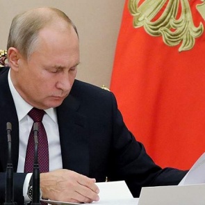 Путин подписал закон о новых антикризисных мерах для поддержки граждан